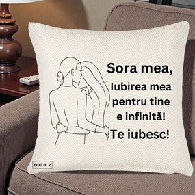 Cadou pentru Sora - Perna Personalizata Sora Mea Te Iubesc Imbratisare din Spate Line Art, 40x40 cm, Crem Reliefat, Husa Detasabila, Perna Inclusa, BEKZ®