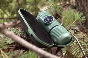Aparat de cafea portabil Wacaco Nanopresso (verde) + carcasă solidă