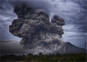 Tablou pe sticlă - Erupție vulcanică (70x50 cm)