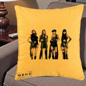 Perna Personalizata K-pop BLACKPINK Tinute Negre Elegante Grup, 40x40 cm, Galben, Husa Detasabila, Perna Inclusa, BEKZ®