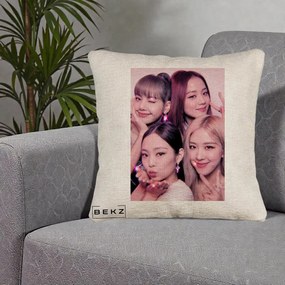 Perna Personalizata K-pop BLACKPINK Foto Grup Selfie Roz cu Glitter, 40x40 cm, Bej Canapea, Husa Detasabila, Perna Inclusa, BEKZ®