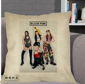 Perna Personalizata K-pop BLACKPINK Fotografie Grup Tinute Edgy, 40x40 cm, Crem, Husa Detasabila, Perna Inclusa, BEKZ®