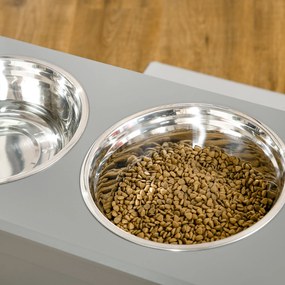 PawHut Boluri ridicate pentru câini bol dublu câine pisică Suport pentru boluri ridicat dim. 60L x 30W x 41H cm 2 boluri 2L mânere compartiment lemn gri | Aosom Romania