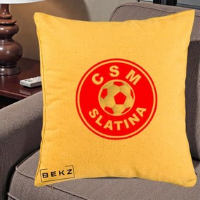 Perna Personalizata CSM Slatina Fotbal, 40x40 cm, Galben, Husa Detasabila, Perna Inclusa, BEKZ®
