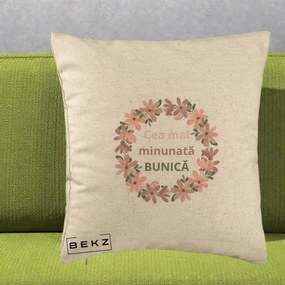 Cadou pentru Bunica - Perna Personalizata Cea Mai Minunata Bunica Coronita Flori Roz, 40x40 cm, Bej, Husa Detasabila, Perna Inclusa, BEKZ®