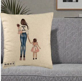 Cadou pentru Mama - Perna Personalizata Mom of Girls Mama cu Fetele, 40x40 cm, Bej, Husa Detasabila, Perna Inclusa, BEKZ®