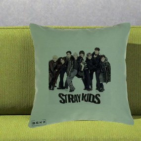 Perna Personalizata K-pop Stray Kids Outfit Negru, 40x40 cm, Verde, Husa Detasabila, Perna Inclusa, BEKZ®