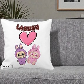 Perna Personalizata Labubu Cuplu Inima, 40x40 cm, Alba Mata, Husa Detasabila, Perna Inclusa, BEKZ®