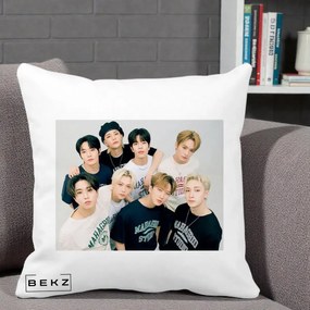 Perna Personalizata K-pop Stray Kids Foto Grup Text, 40x40 cm, Alba Mata, Husa Detasabila, Perna Inclusa, BEKZ®