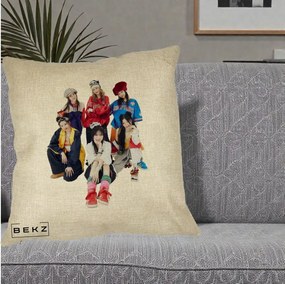 Perna Personalizata Grup K-pop Fete Streetwear Foto, 40x40 cm, Crem, Husa Detasabila, Perna Inclusa, BEKZ®