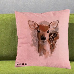 Perna Decorativa Caprioara Pui Acuarela, 40x40 cm, Roz, Husa Detasabila, Perna Inclusa, BEKZ®