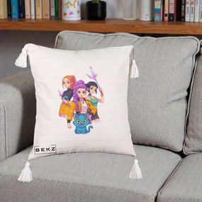 Perna Personalizata K-pop HUNTRX Trio cu Pisica si Cristale, 40x40 cm, Bej cu Franjuri, Husa Detasabila, Perna Inclusa, BEKZ®