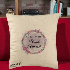 Cadou pentru Soacra - Perna Personalizata Cea mai Buna Soacra cu Coronita Flori Roz si Mov, 40x40 cm, Bej, Husa Detasabila, Perna Inclusa, BEKZ®