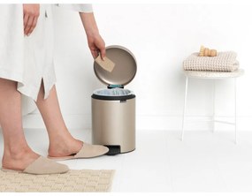 Cos de gunoi cu pedala Brabantia NewIcon 1003198, 5 L, Inchidere lina, Baza antiderapanta, Auriu metalic