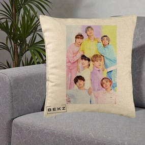 Perna Personalizata K-pop BTS Foto Grup Pastel Colorat cu 7 Membrii, 40x40 cm, Bej, Husa Detasabila, Perna Inclusa, BEKZ®