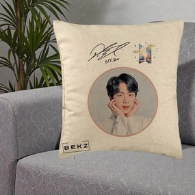 Perna Personalizata K-pop BTS Jin Portret cu Autograf, 40x40 cm, Bej, Husa Detasabila, Perna Inclusa, BEKZ®