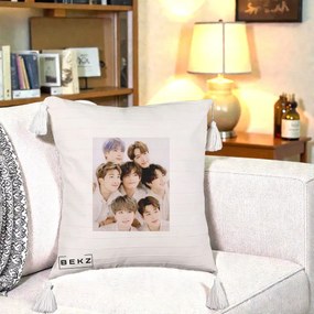 Perna Personalizata K-pop BTS Foto Grup Fete Albe, 40x40 cm, Bej cu Franjuri, Husa Detasabila, Perna Inclusa, BEKZ®