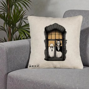 Perna Decorativa Halloween Fantoma si Dracula la Fereastra, 40x40 cm, Bej Canapea, Husa Detasabila, Perna Inclusa, BEKZ®