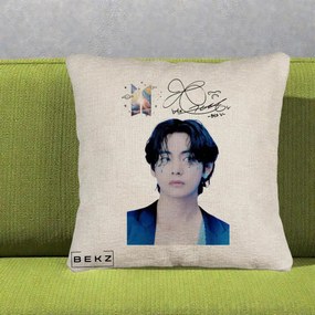 Perna Personalizata K-pop BTS V Taehyung Portret cu Autograf, 40x40 cm, Bej Canapea, Husa Detasabila, Perna Inclusa, BEKZ®