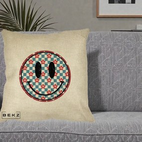 Perna Decorativa Smiley Face Checkered cu Floricele, 40x40 cm, Crem, Husa Detasabila, Perna Inclusa, BEKZ®