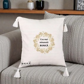 Cadou pentru Bunica - Perna Personalizata Cea Mai Minunata Bunica Coronita Frunze Acuarela, 40x40 cm, Bej cu Franjuri, Husa Detasabila, Perna Inclusa, BEKZ®