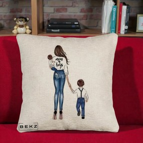 Cadou pentru Mama - Perna Personalizata Mom of Boys Mama cu Baietii, 40x40 cm, Bej Canapea, Husa Detasabila, Perna Inclusa, BEKZ®
