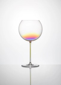 Pahar cu efect de curcubeu pentru vin - Lukáš Houdek