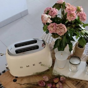 Prajitor de paine SMEG 50's Style TSF01CREU, 950 W, 2 felii, 6 trepte, Tava pentru firimituri, Cablu integrat, Otel inoxidabil, Crem