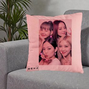 Perna Personalizata K-pop BLACKPINK Foto Grup Selfie Roz cu Glitter, 40x40 cm, Roz, Husa Detasabila, Perna Inclusa, BEKZ®