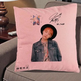 Perna Personalizata K-pop BTS Suga par Portocaliu Palarie Autograf, 40x40 cm, Roz, Husa Detasabila, Perna Inclusa, BEKZ®