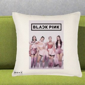 Perna Personalizata K-pop BLACKPINK Poster Roz Tinute Coordonate, 40x40 cm, Crem Reliefat, Husa Detasabila, Perna Inclusa, BEKZ®