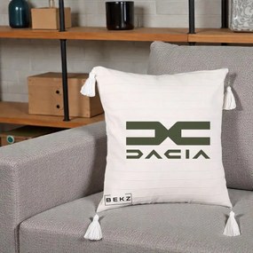 Perna Personalizata cu emblema Dacia, 40x40 cm, Bej cu Franjuri, Husa Detasabila, Perna Inclusa, BEKZ®