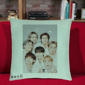 Perna Personalizata K-pop BTS Foto Grup Cute cu Animatii si 7 Membrii, 40x40 cm, Verde Menta, Husa Detasabila, Perna Inclusa, BEKZ®
