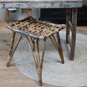 Taburet din rattan împletit, aspect natural