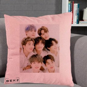Perna Personalizata K-pop BTS Foto Grup Fete Albe, 40x40 cm, Roz, Husa Detasabila, Perna Inclusa, BEKZ®