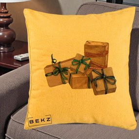 Perna Decorativa Cadouri de Craciun Kraft, 40x40 cm, Galben, Husa Detasabila, Perna Inclusa, BEKZ®