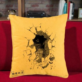 Perna Personalizata Attack on Titan Titan Crapand Zidul, 40x40 cm, Galben, Husa Detasabila, Perna Inclusa, BEKZ®