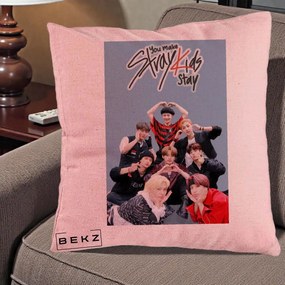 Perna Personalizata K-pop Stray Kids You Make Stray Kids Stay cu Foto Grup, 40x40 cm, Roz, Husa Detasabila, Perna Inclusa, BEKZ®