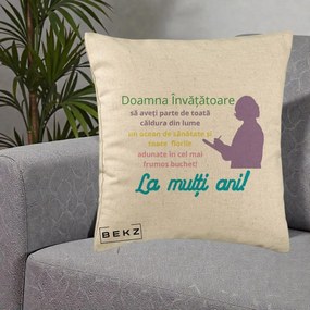 Cadou pentru Invatatoare - Perna Personalizata Doamna Invatatore La Multi Ani cu Silueta si Text Colorat, 40x40 cm, Bej, Husa Detasabila, Perna Inclusa, BEKZ®