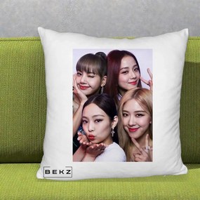 Perna Personalizata K-pop BLACKPINK Foto Grup Selfie 4 Membre, 40x40 cm, Alb Pufos, Husa Detasabila, Perna Inclusa, BEKZ®