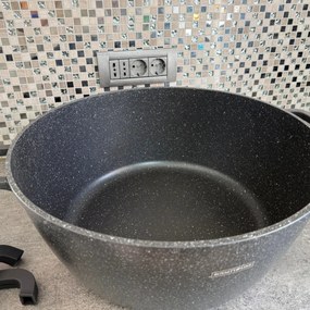 Oala mare, 23,4 litri, 44 cm tip cratita marmorata antiaderenta, cu capac, pentru zacusca, bulion, gemuri, cu protectie manere din silicon Royalty