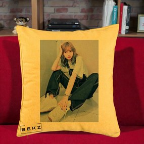 Perna Personalizata K-pop BLACKPINK Lisa, 40x40 cm, Galben, Husa Detasabila, Perna Inclusa, BEKZ®