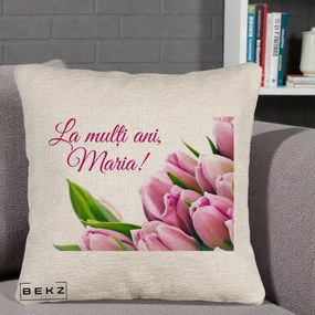 Cadou de Onomastica - Perna Personalizata La Multi Ani Maria Lalele, 40x40 cm, Bej Canapea, Husa Detasabila, Perna Inclusa, BEKZ®
