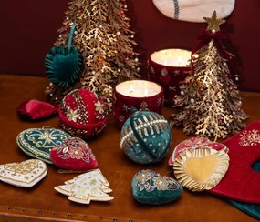 Set 2 ornamente decorative din catifea, verde și bordo, formă de inimă, broderii din fir auriu și contur din perle, 11 x 11 cm, „Cœur”