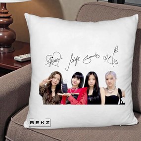 Perna Personalizata K-pop BLACKPINK Semnaturi, 40x40 cm, Alb Pufos, Husa Detasabila, Perna Inclusa, BEKZ®