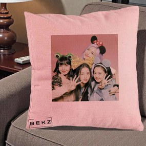 Perna Personalizata K-pop BLACKPINK Accesorii Haioase, 40x40 cm, Roz, Husa Detasabila, Perna Inclusa, BEKZ®