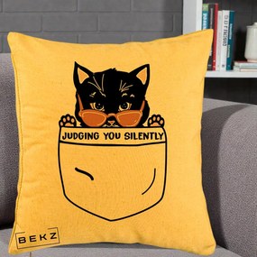 Perna Decorativa Judging You Silently Pisica Buzunar, 40x40 cm, Galben, Husa Detasabila, Perna Inclusa, BEKZ®