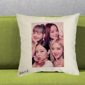 Perna Personalizata K-pop BLACKPINK Foto Grup Selfie Roz cu Glitter, 40x40 cm, Ecru, Husa Detasabila, Perna Inclusa, BEKZ®