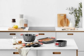 Forma de tort cu fund detasabil Lekue 1009475, Ø24 cm, Acoperire ceramica antiaderenta, Otel carbon, +4°C / +240°C, Negru/Rosu