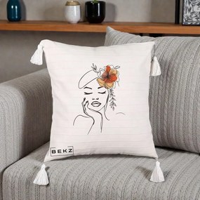 Perna Decorativa Portret Feminin Flori Palarie, 40x40 cm, Bej cu Franjuri, Husa Detasabila, Perna Inclusa, BEKZ®